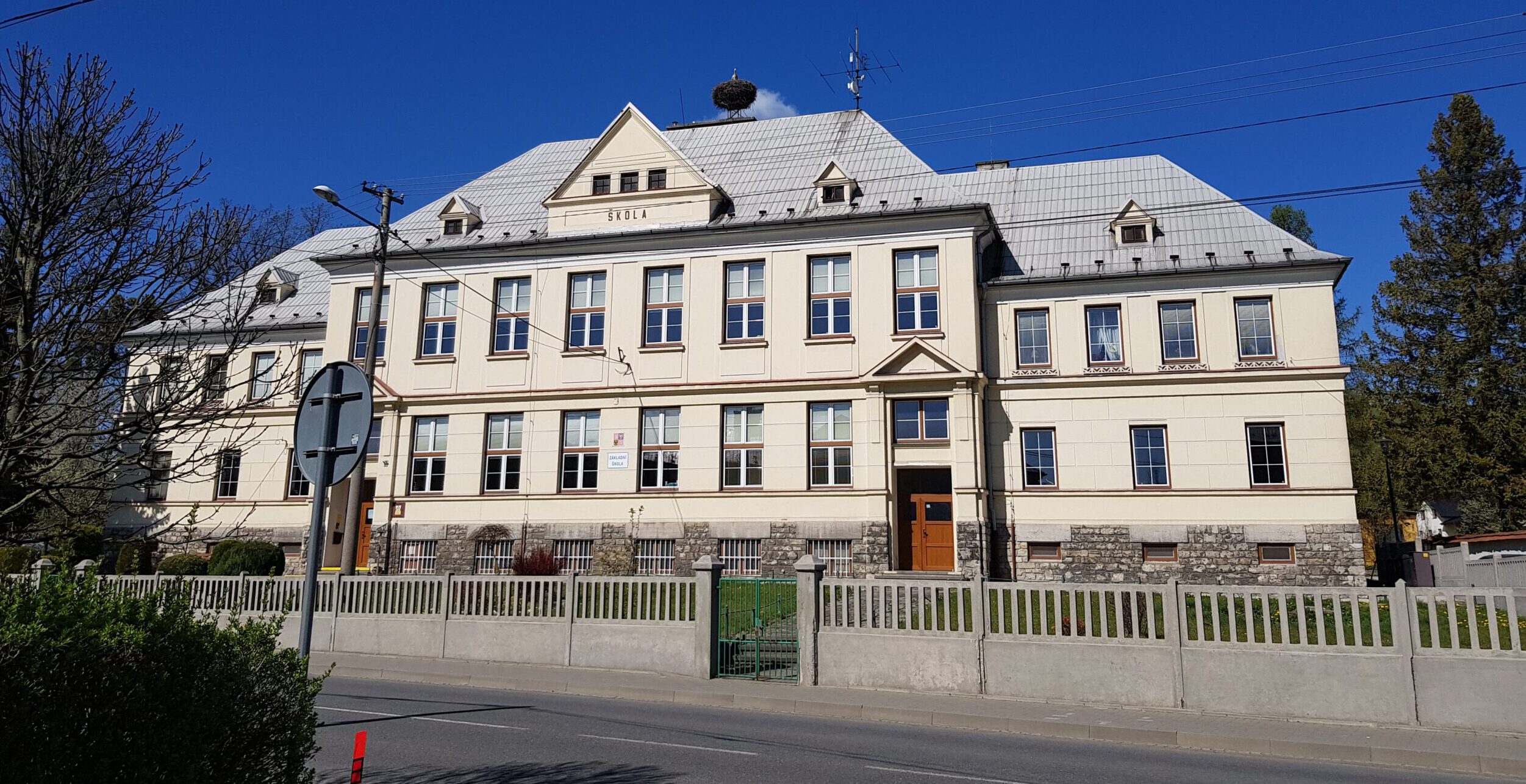 Výhody málotřídních škol